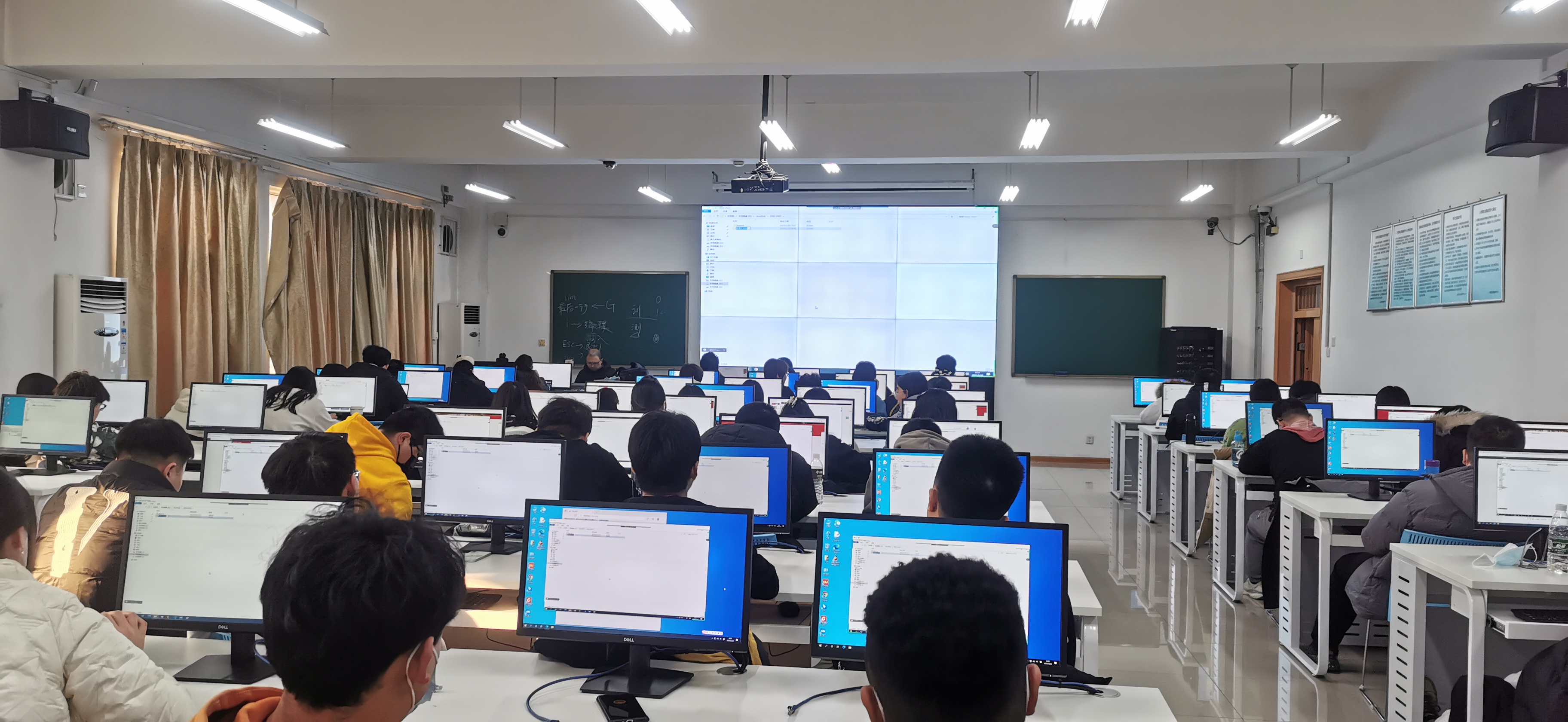 计信学院师生以崭新风貌重返线下课堂-欢迎访问北京农学院智能科学与工程学院